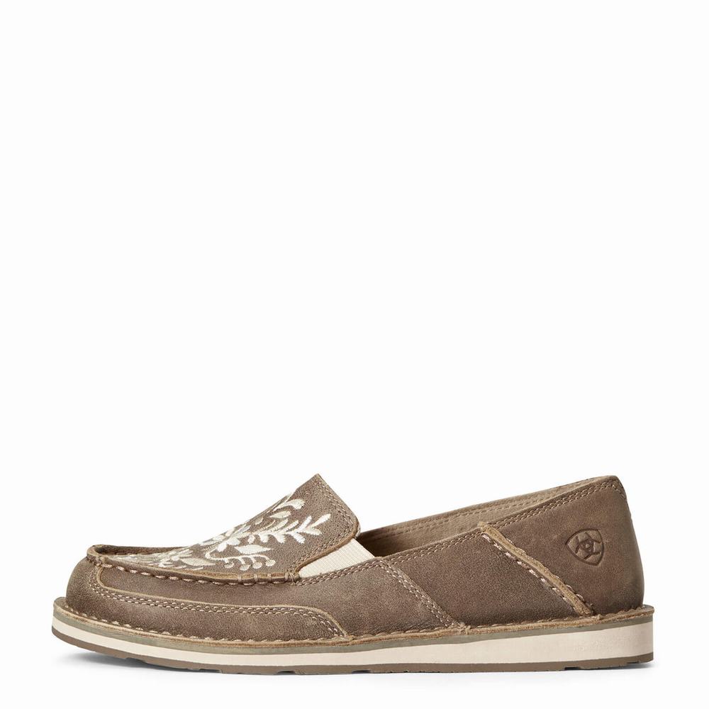 Women's Ariat Cruiser Embroidered Sneakers Brown | HEDG-90316